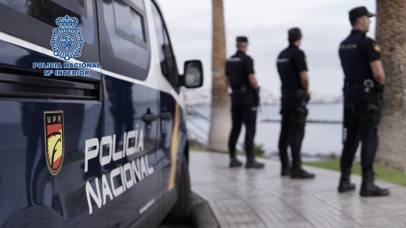 Agentes de la Policía Nacional. Más presencia de policías en las zonas comerciales por Navidad