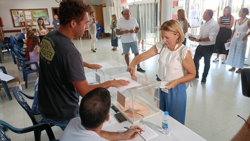 Noemí Santana: “Esperemos que hoy se llenen las urnas de votos en defensa de la convivencia y la verdad”