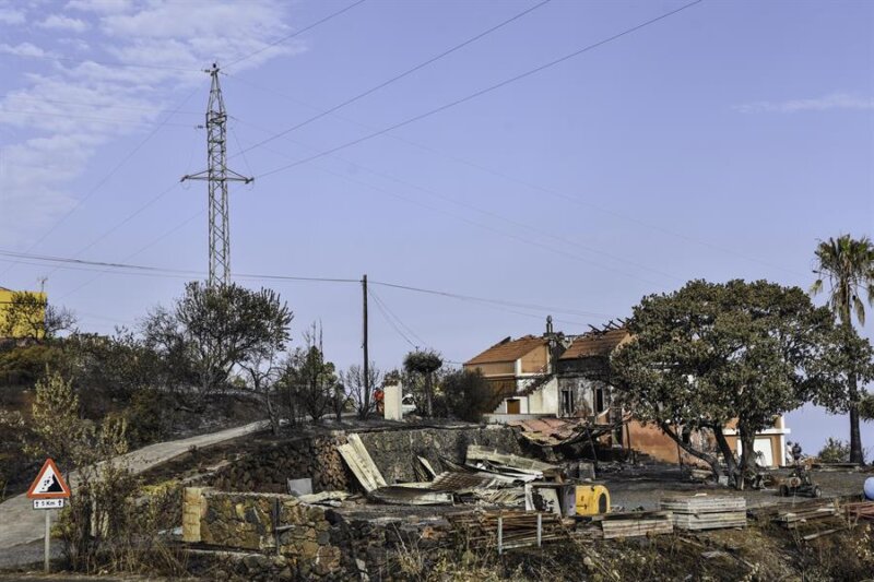 El incendio de La Palma ha afectado al menos a sesenta inmuebles de los municipios de Puntagorda y Tijarafe,