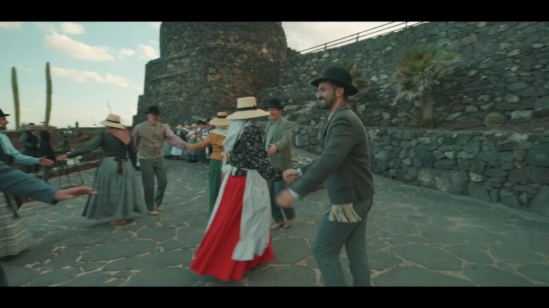 'Con el timple a cuestas' se adentra en el universo de la isa canaria