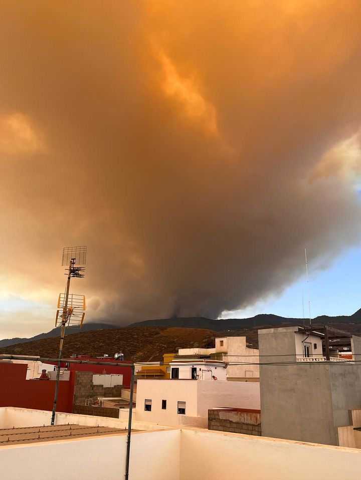 Incendio forestal Arafo y Candelaria (Tenerife)