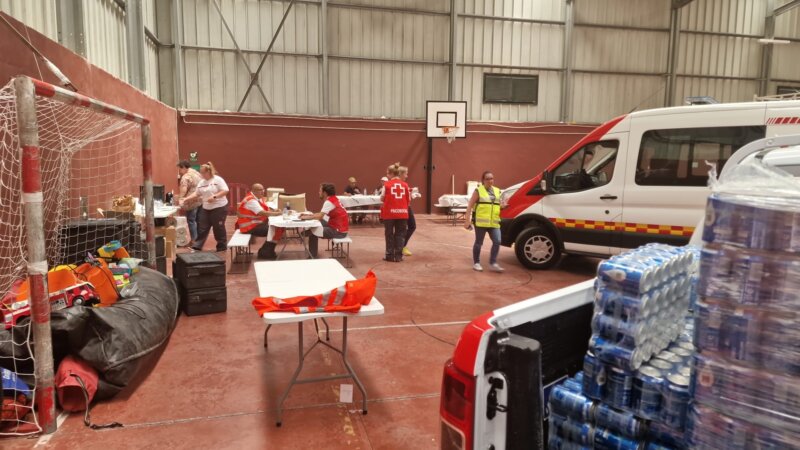 Uno de los albergues habilitados para los desalojados por el incendio. Imagen Cruz Roja