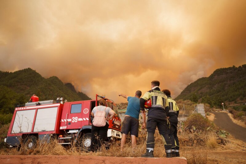 Incendio forestal Arafo y Candelaria (Tenerife)