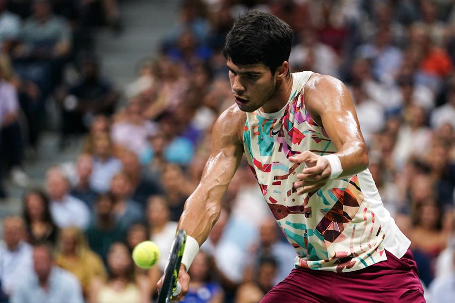 Alcaraz elimina a Zvrev y pasa a semifinales del US Open