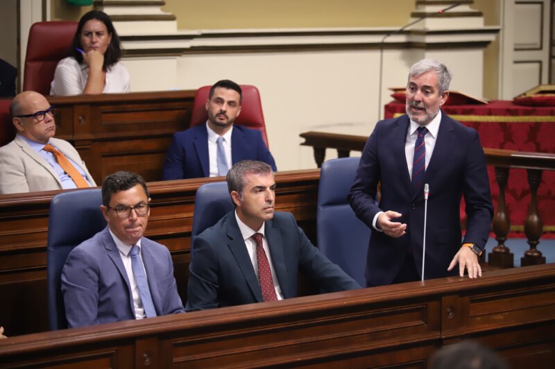 Clavijo asegura que Canarias no pondrá una tasa turística