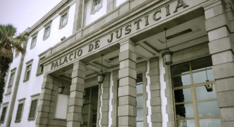 El Tribunal Superior de Justicia de Canarias  confirma 9 años de prisión a un hombre por abusar de una menor en Tenerife. Fachada palacio de Justicia, archivo