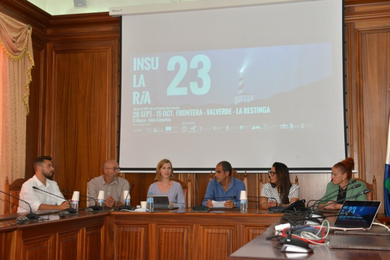 Momento de la presentación del Festival de Cine Insularia en el Ayuntamiento de Valverde 