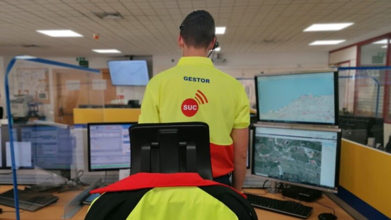 El 112 recibió sobre las 16:00 horas la alerta en la que se comunicaba que un motorista había colisionado contra un muro