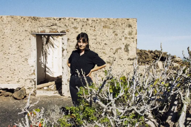 Lana Corujo, poeta. Invitada al magacine cultural 'El Club de la Cultura', en Canarias Radio.