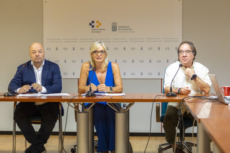 Presentación de la campaña de la vacunación contra la gripe y la covid-19 en Canarias