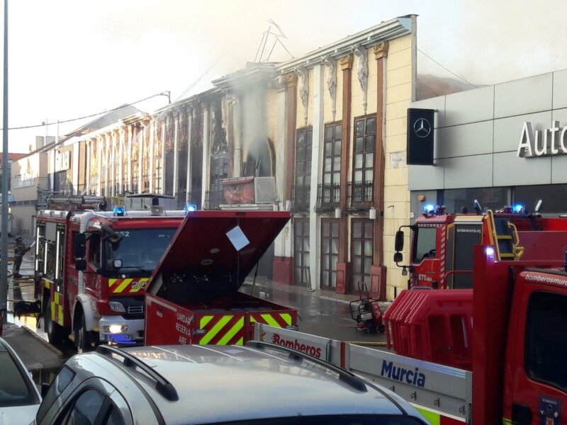 Imagen de la fachada de la discoteca en donde se ha producido el incendio
