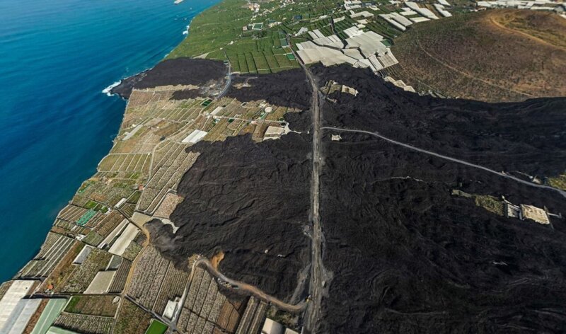 Vecinos afectados por el volcán de La Palma solicitan un Plan Integral de vivienda