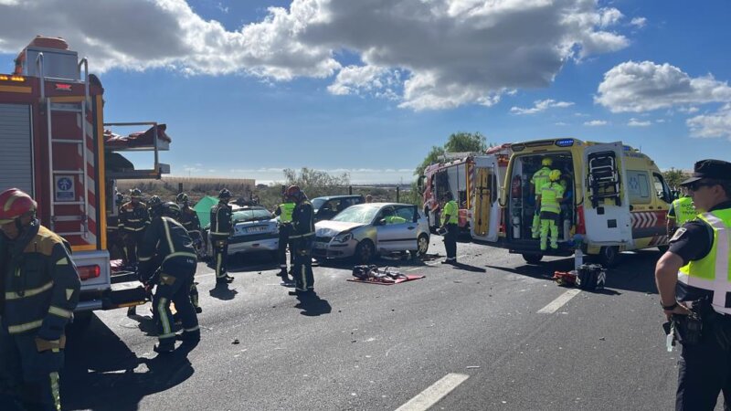 Una mujer herida grave tras una colisión en Arona