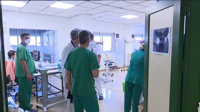 Para combatirlo se han habilitado planes de contingencia y se están haciendo derivaciones al edificio polivalente en Tenerife y al Hospital Juan Carlos I en Gran Canaria