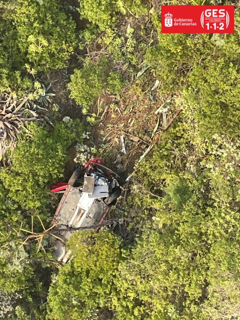 Fallece al precipitarse con su coche por un barranco en Tenerife