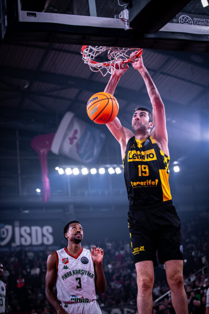 97-106. El Tenerife reacciona y gana en la prórroga al Pinar Karsiyaka