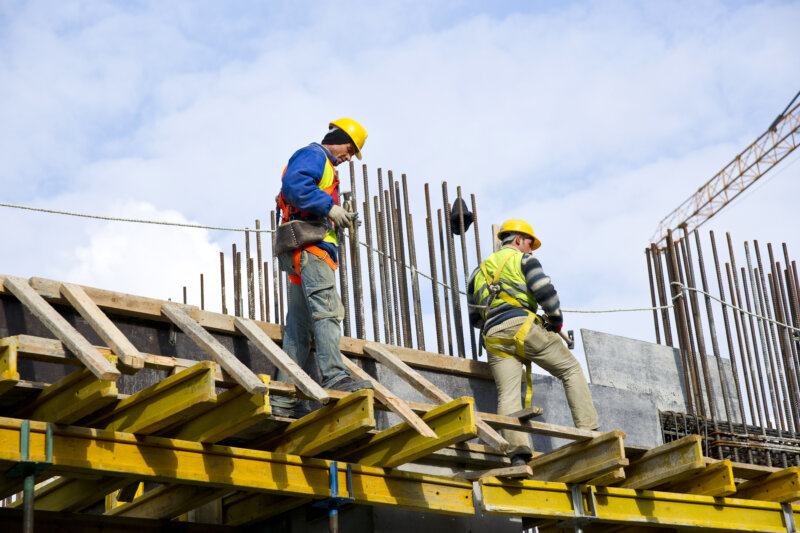 Trabajadores en una construcción. Imagen de recurso Freepik