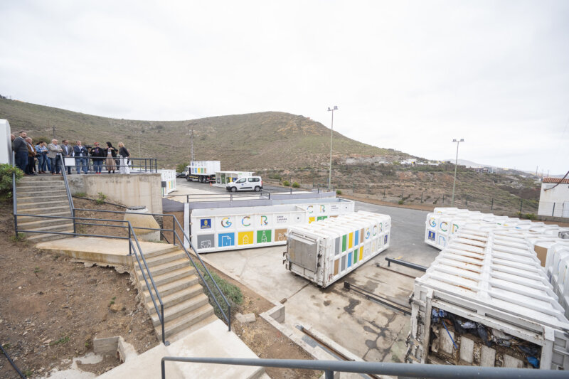 Imagen de la visita al Punto Limpio de Llano Alegre en Guía, que tuvo lugar este martes por parte del presidente del Cabildo de Gran Canaria, Antonio Morales, y en la que puso en valor la red de puntos limpios de la isla