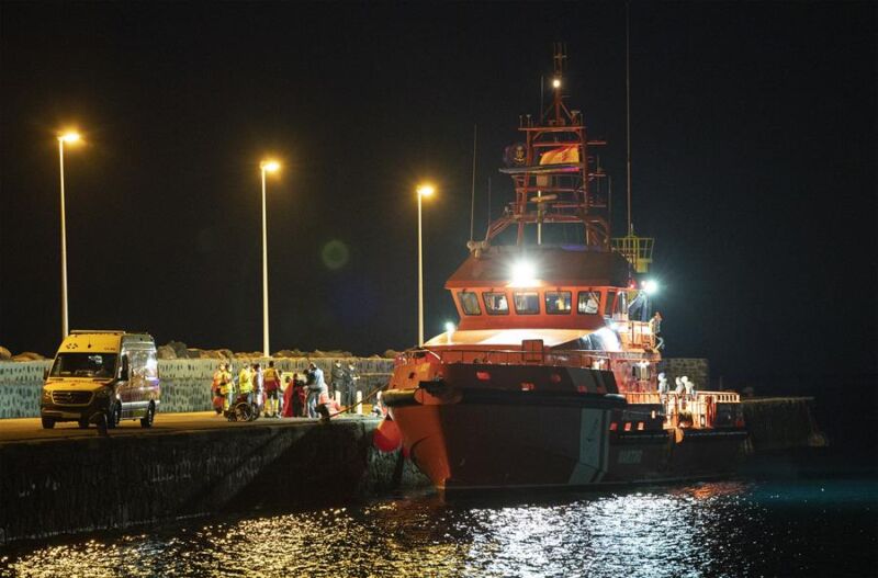 Trabajadores de Salvamento Marítimo. Imagen: Embarcación de Salvamento Marítimo