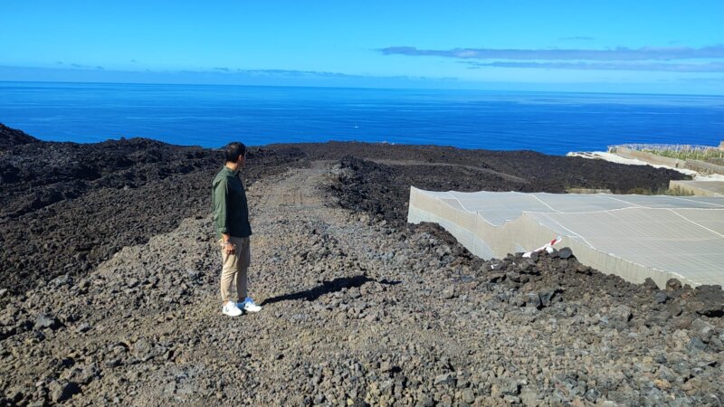 Reabren caminos en Tazacorte para el acceso a fincas aisladas tras la erupción