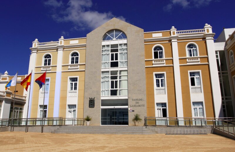 El Cabildo de Lanzarote da luz verde a la nueva red de agua potable de La Graciosa