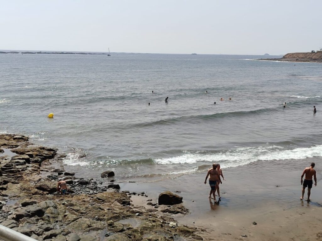 Restos de mobiliario que los arrastró el mar debido a uno de los temporales meteorológicos que afectó hace unos años a la ciudad