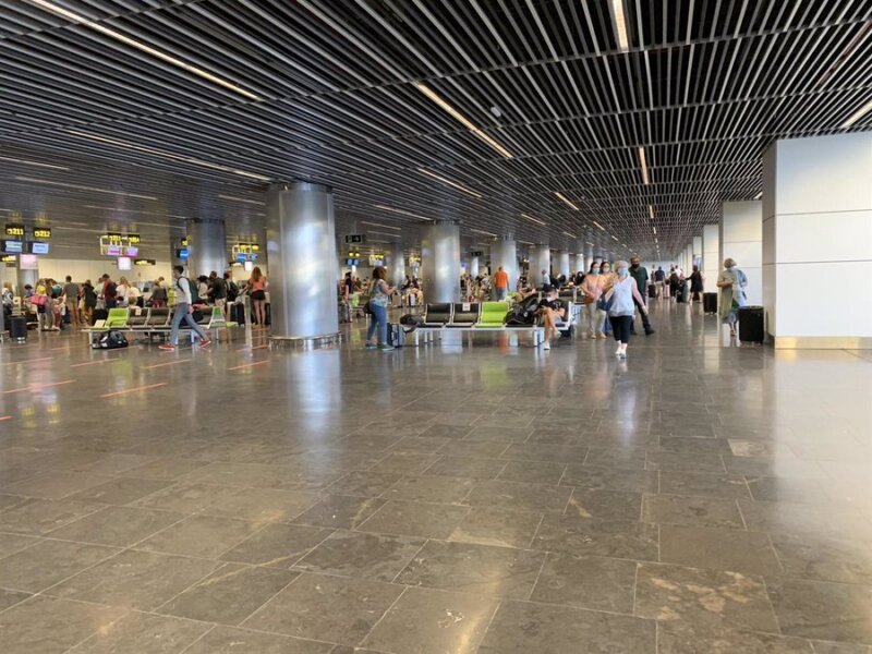 Operaciones en los aeropuertos por el puente de la Constitución. Imagen: Aeropuerto de Gran Canaria. Europa Press