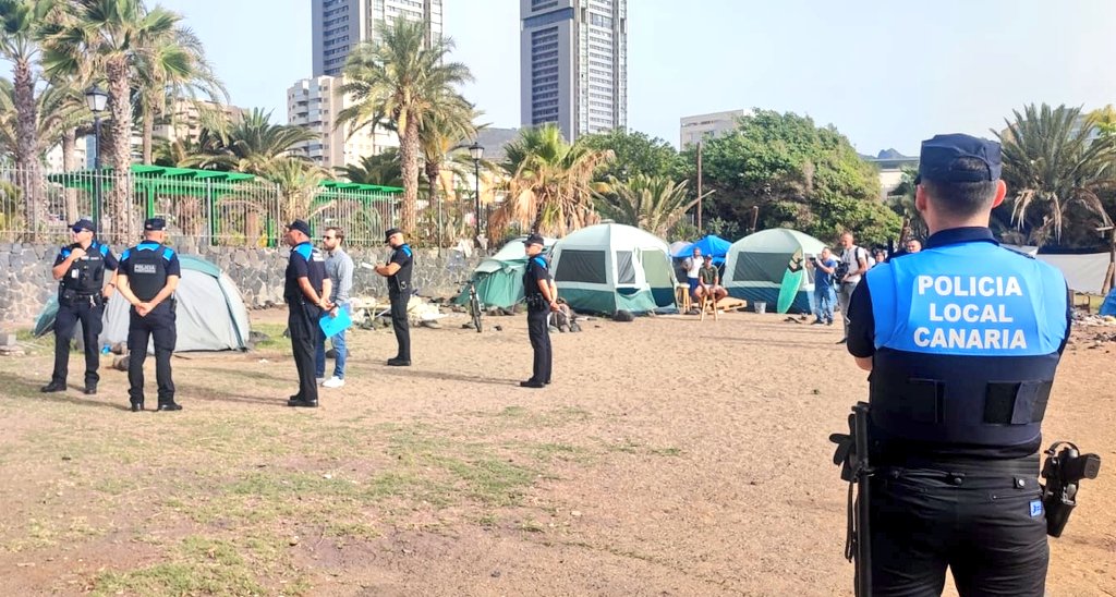 Desalojo Parque Marítimo Santa Cruz de Tenerife abril 2024 / Policía Local de Santa Cruz de Tenerife