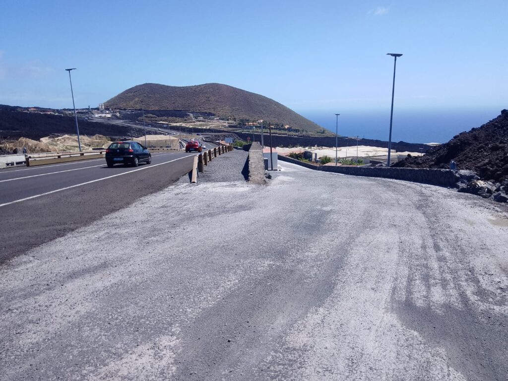 El TSJC ratifica la legalidad de las obras de reposición en las carreteras del volcán Tajogaite