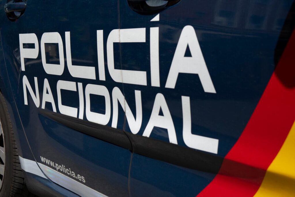 Asesinada a puñaladas a una mujer en Madrid. (Archivo) Coche Policía Nacional.