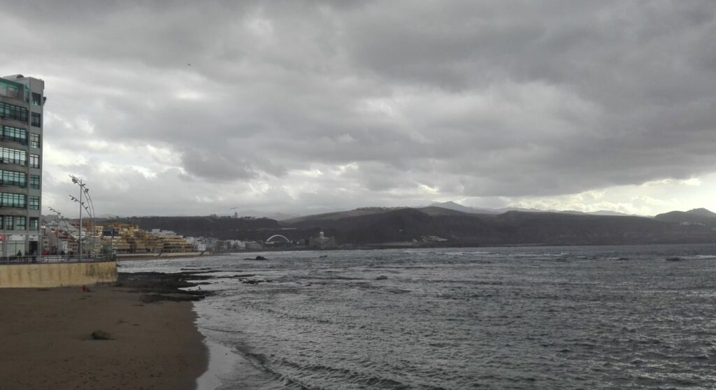 Canarias en prealerta por fenómenos costeros, se esperan fuertes vientos este miércoles