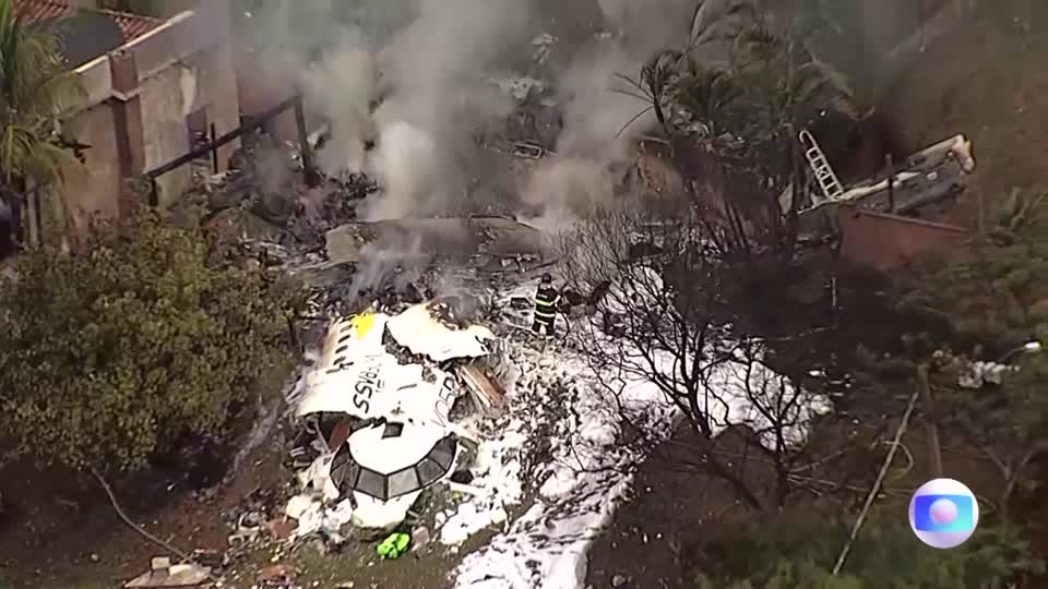 Se estrella un avión con 61 personas a bordo cerca de Sao Paulo