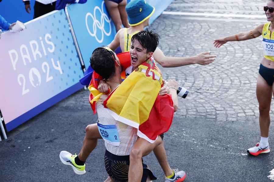 Oro para España en el maratón de Marcha mixto por relevos
