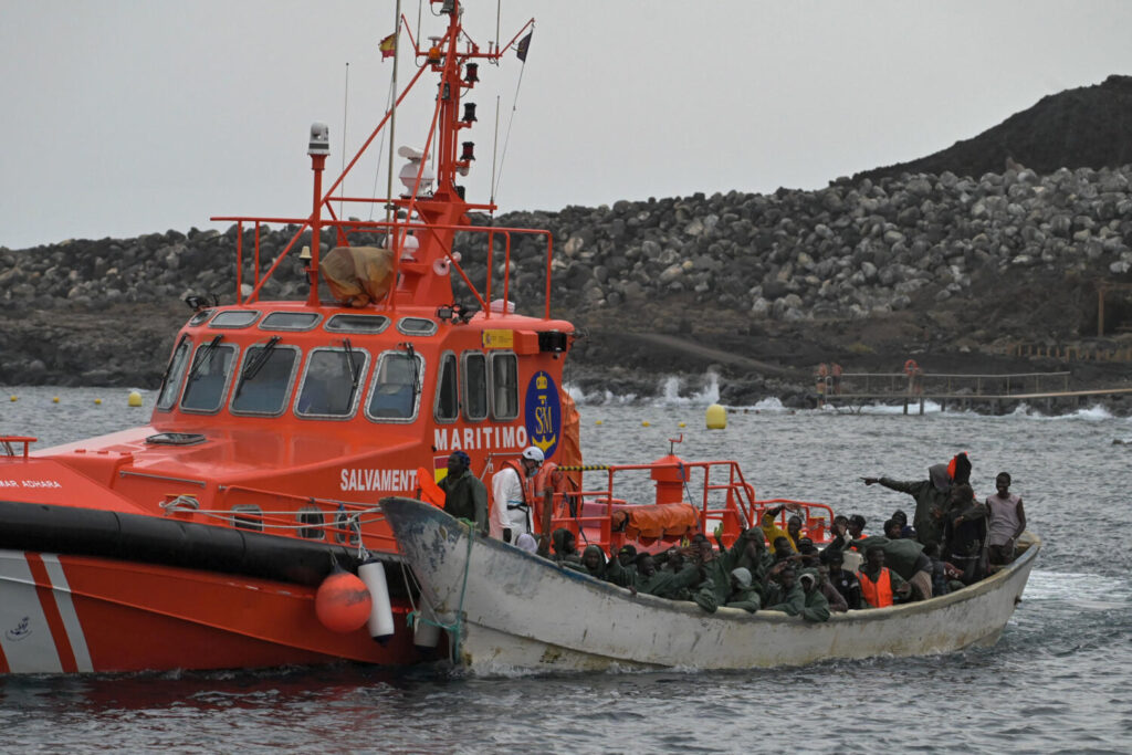 Imagen de archivo de un rescate de migrantes en aguas cercanas a El Hierro