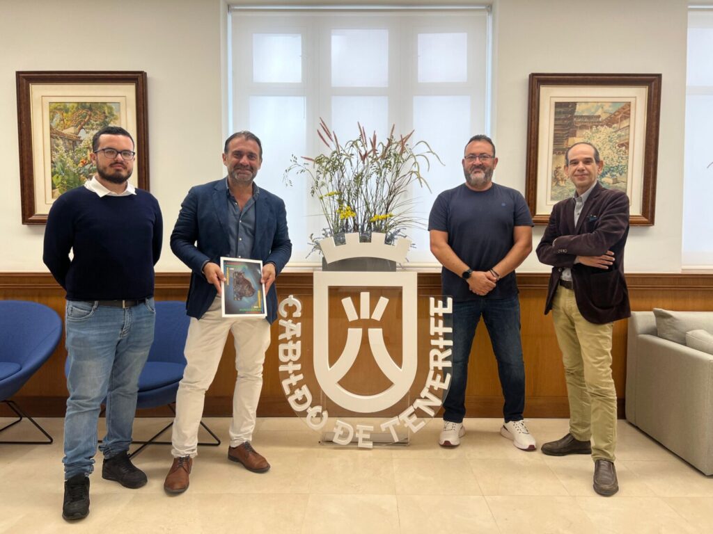 El vicepresidente de Recinto Ferial de Tenerife, Manuel Fernández se reune con Club Presa Canario