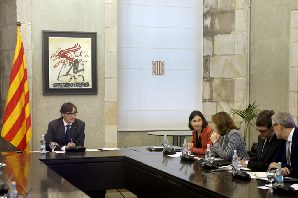 El presidente de la Generalitat, Salvador Illa, durante el comité de seguimiento de la DANA que se ha celebrado este lunes/EFE