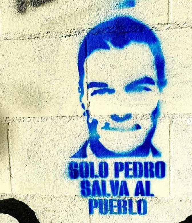 Pintada de una campaña falsa sobre Pedro Sánchez