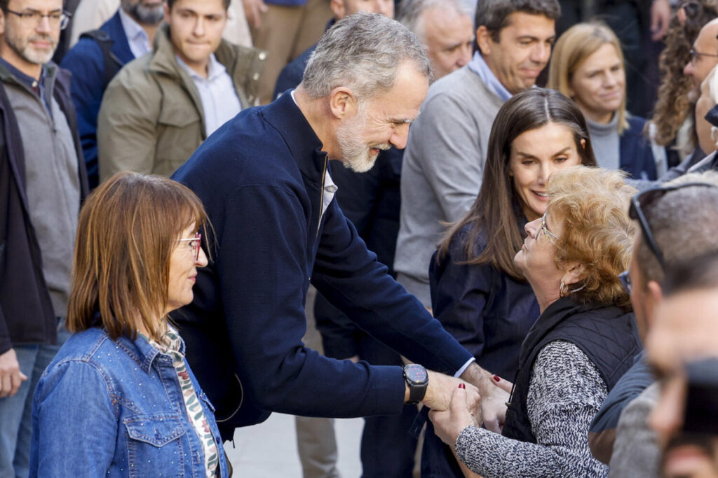 La familia real visita Paiporta por sorpresa