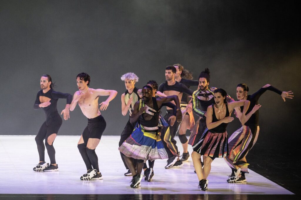 Carcaça, danza contemporánea en el Auditorio de Tenerife. Carcaça, espectáculo de danza contemporánea de la compañía del bailarín y coreógrafo portugués Marco da Silva Ferreira/ Cabildo de Tenerife