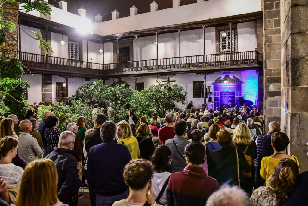 El primer pase de música arranca de manera simultánea en el Patio de la Fundación Mapfre Canarias y el Patio de Los Naranjos