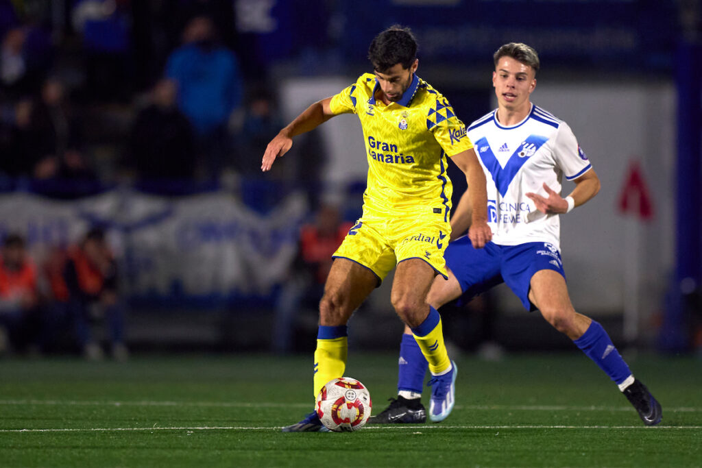 Unión Deportiva Las Palmas juega contra el Club Esportiu Europa/UDLP