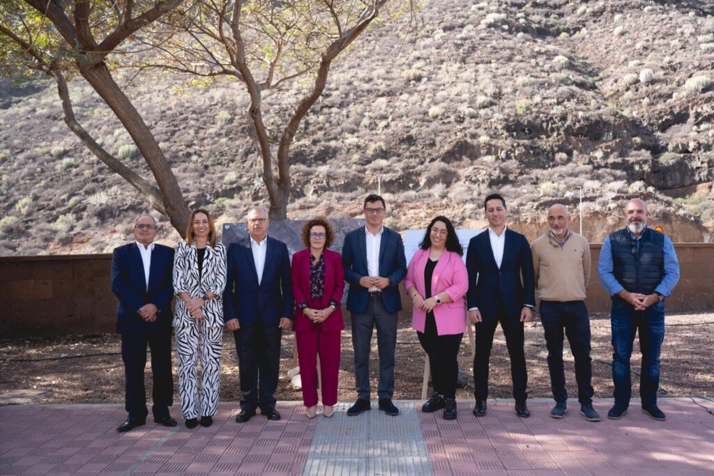 Empiezan las obras del acceso al Hospital Insular de La Gomera. Acto de colocación de la primera piedra de las obras de la Avenida que da acceso al Hospital Insular de La Gomera/ Consejería de Obras Públicas, Vivienda y Movilidad del Gobierno de Canarias