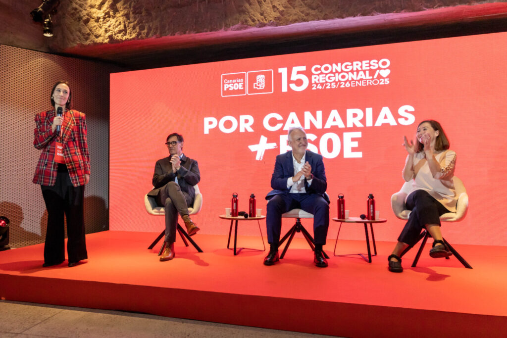 El PSOE Canarias reivindica la política “que acuerda y construye”. Francina Armengol, Salvador Illa y Ángel Víctor Torres en el 15º Congreso Regional de las y los socialistas canarios/ PSOE Canarias.