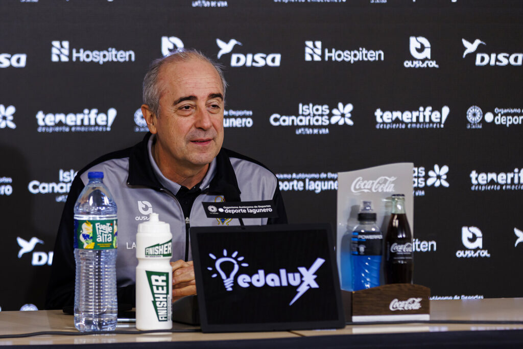 El entrenador de La Laguna Tenerife, Txus Vidorreta/ CB Canarias