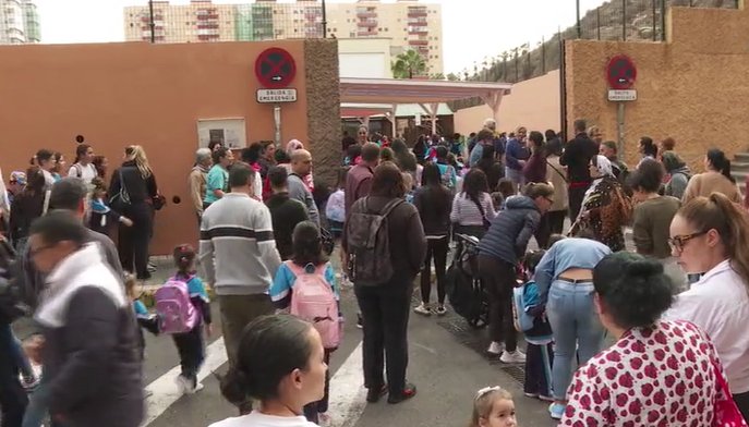 Los niños de Canarias vuelven al colegio tras las Navidades