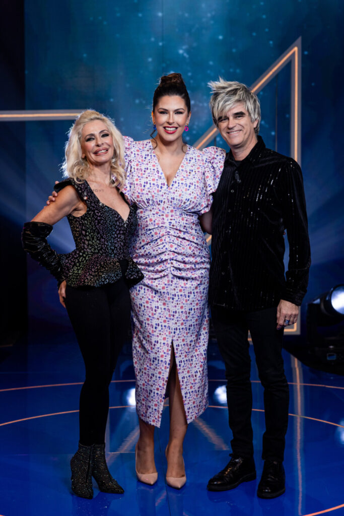 Mery y Mark, los componentes del grupo Nebulossa, junto a Eloísa González, presentadora de 'Gente Maravillosa'