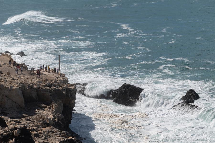 Fuerte oleaje en la costa de Fuerteventura. Imagen EFE