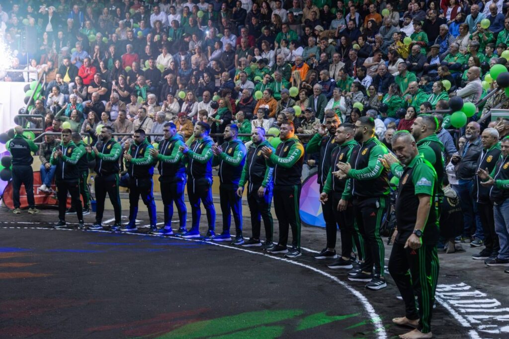 CL Bediesta en el terrero de lucha de Breña Alta / Federación Insular de Lucha Canaria La Palma / José Carlos Martín 