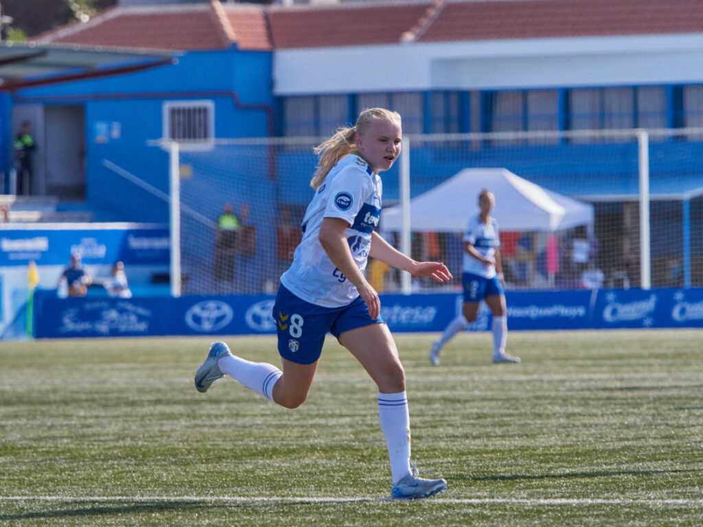 Las guerreras del Costa Adeje superaron por 2-0 al Madrid CFF, en un choque en el que el conjunto azul y blanco fue superior