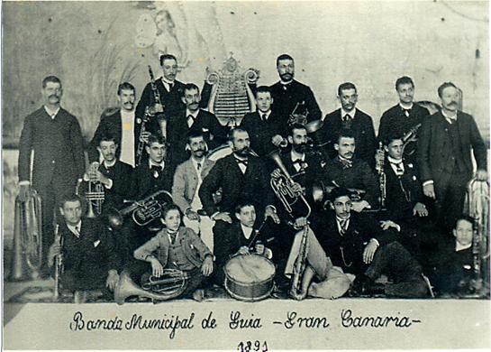 Fotografía antigua de la Banda Municipal de Guía, 1891.
Documental "Músicos de pueblo", un viaje al origen de las bandas de música de Gran Canaria